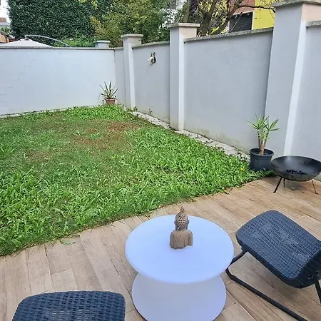 Zen Garden House Apartment *